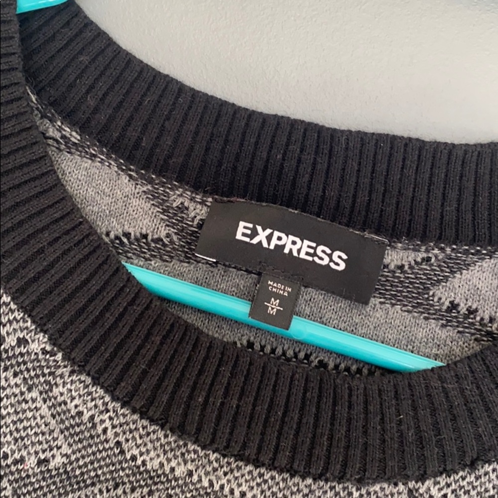 Express sweater - Picture 3 of 3
